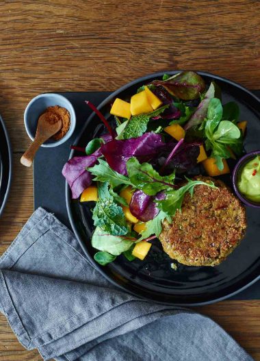 Burger vegetarian cu nuci și Ras el Hanout