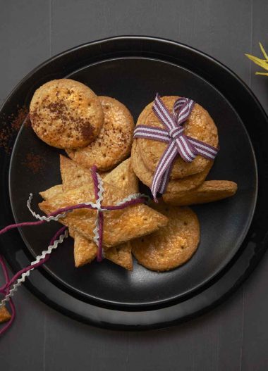 Biscuiți cu scorțișoară, nucșoară și migdale