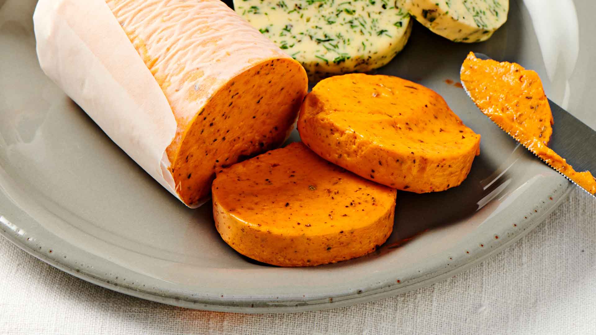 Unt cu verdețuri mediteraneene, roșii și boia afumată