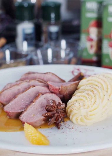 Piept de rață la cuptor cu sos de portocale