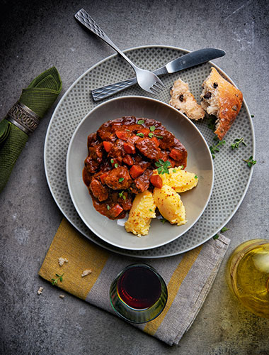 Tocana de vita cu mamaliga aromatizata