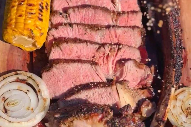 Tomahawk steak cu chimichurri